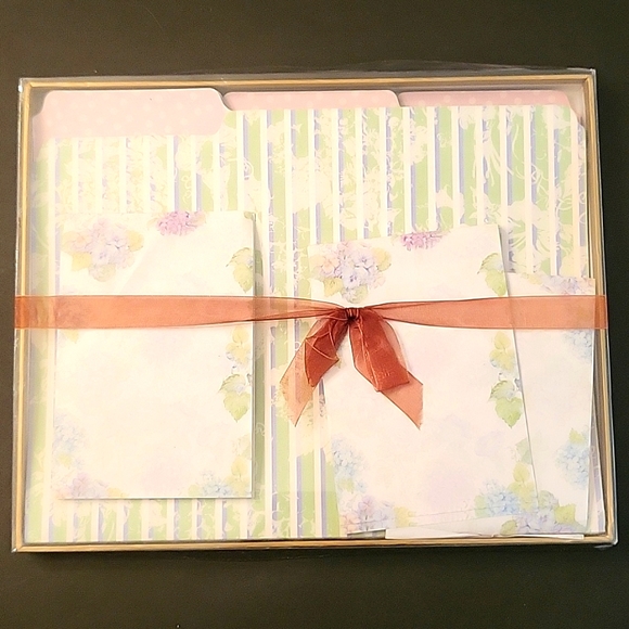 NEW Stationery Set! Romantic Roses & Hydrangeas, 2 Bonus Notebooks! - Picture 3 of 11